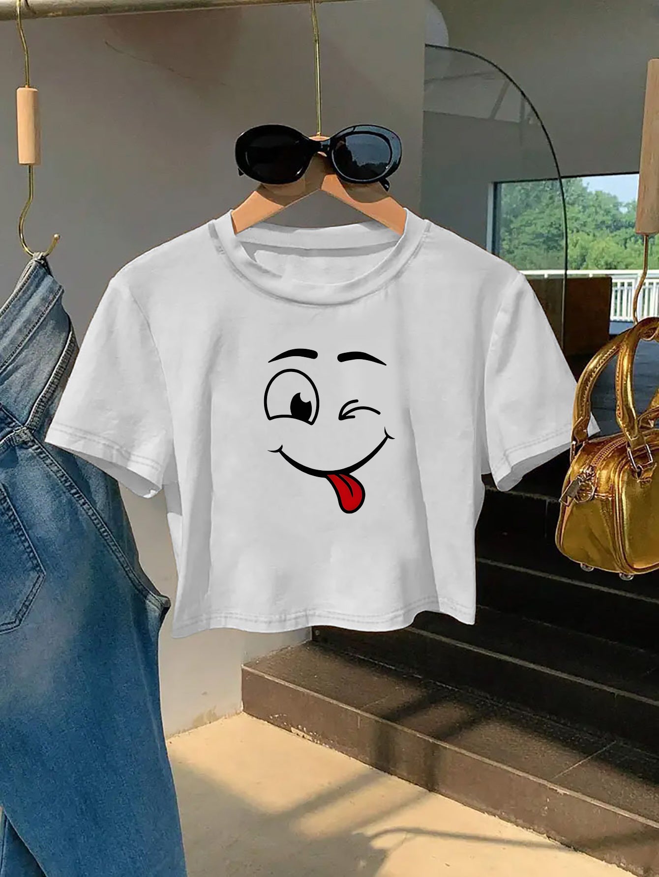 Women's Y2K Style Cropped T-Shirt - Light Pink joyful Face Graphic, Soft & Comfortable Fabric, Machine Washable, Spring/Summer Casual Top, Ladies T Shirts